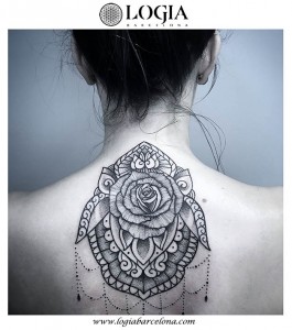 tatuaje-espalda-atrapasueños-Logia-Barcelona-Dasly    